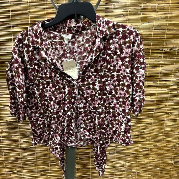 Self Esteem Juniors' Floral Tie-Front Shirt Size XL - Picture 2 of 3